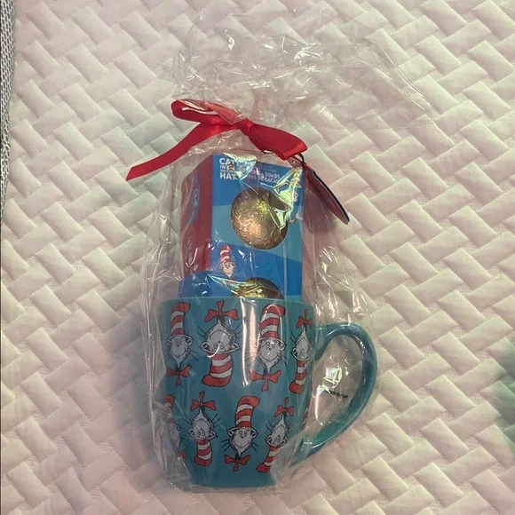 Dr. Seuss Cat In The Hat Hot Cocoa Bombs Mug Set - Picture 1 of 9